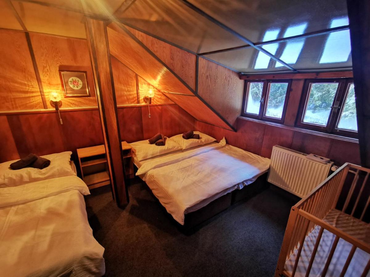 Chata Pod Studnicnou Pec pod Snezkou Exteriör bild