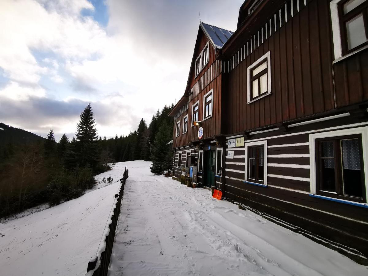 Chata Pod Studnicnou Pec pod Snezkou Exteriör bild