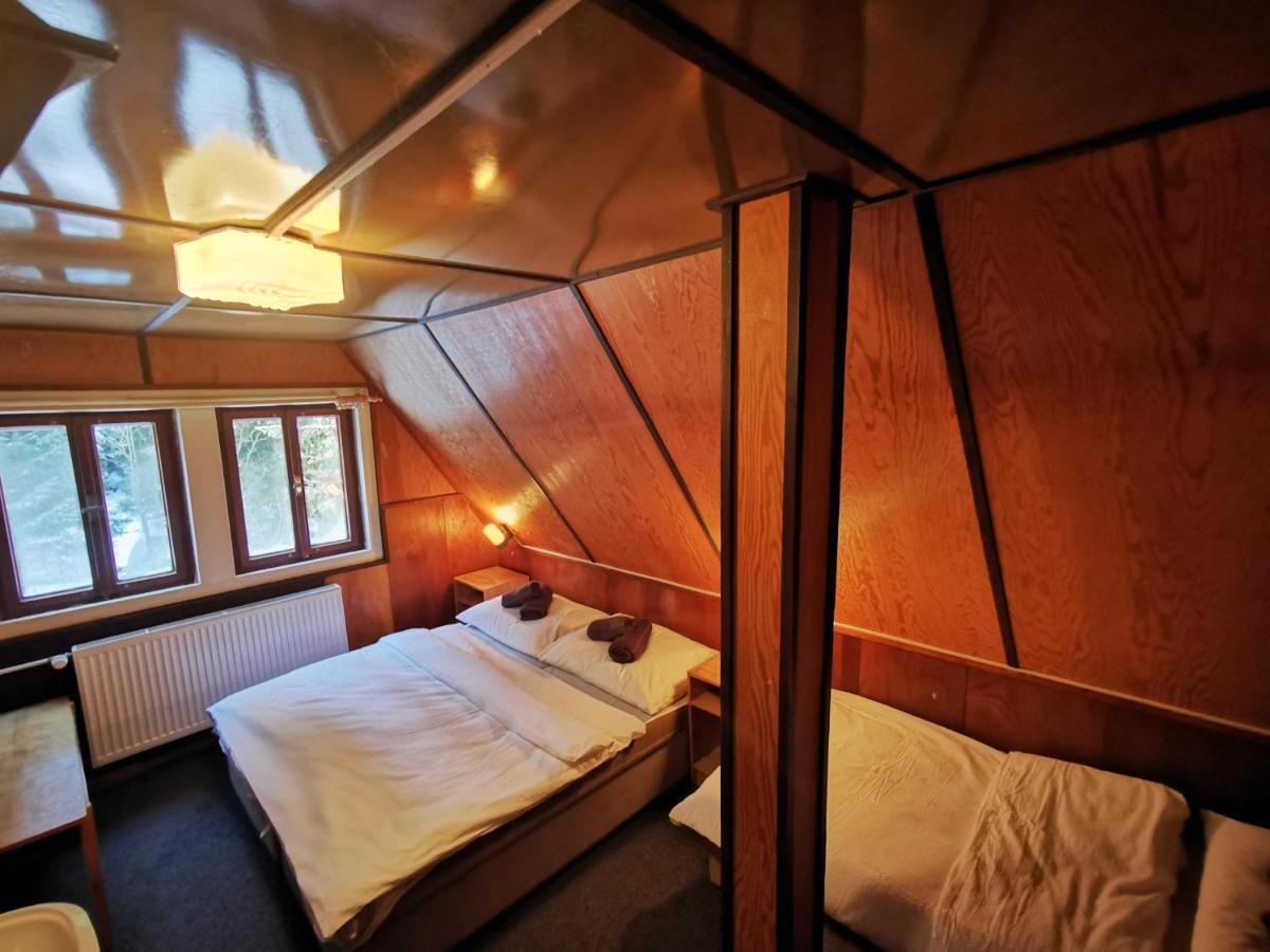 Chata Pod Studnicnou Pec pod Snezkou Exteriör bild